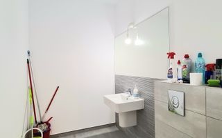 Spatiu comercial cu vad de închiriat Urban Coresi Brasov - 47 mp  # plus-imo.ro - Poză 4