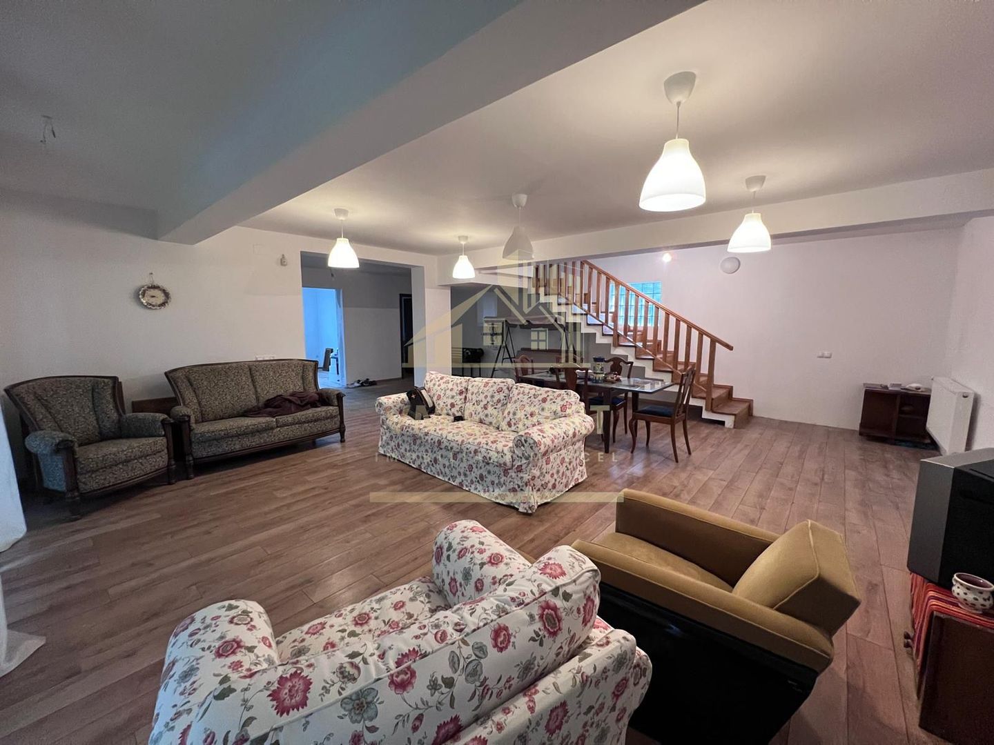 VILA 6 CAMERE 270 MP TEREN 1044 MP CÂMPULUNG, 0 COMISION CUMPARATOR - Poză 60