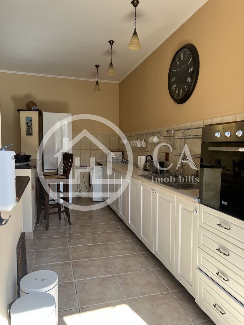 Casa cu 5 camere de vânzare in zona Centrala, Oradea - Poză 8