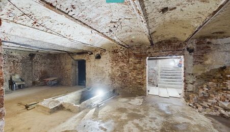 Spațiu ultracentral la demisol