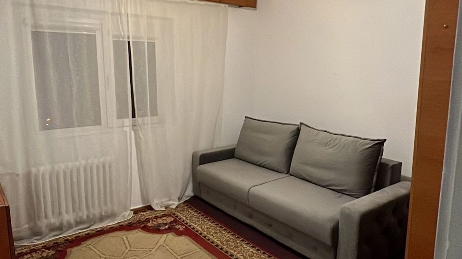 Apartament spatios, doua camere, Dezrobirii - Poză 1
