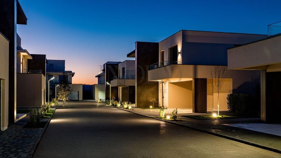 Luxury Villa | Forest Views | Jacuzzi | Pipera - Poză 2