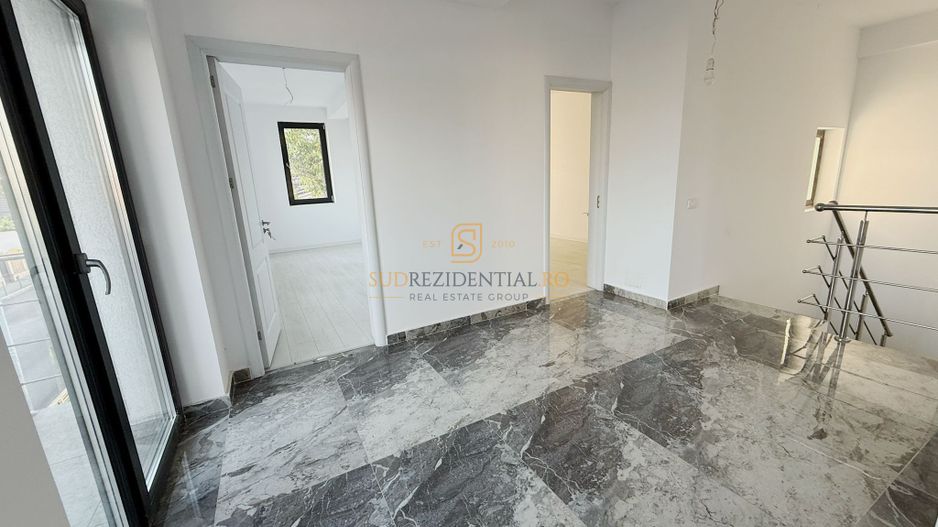 Casă spațioasă de vânzare – Sector 4, Metrou Aparatorii Patriei - Poză 12