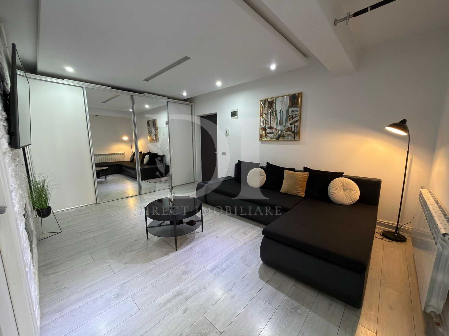 Apartament 3 camere de vanzare / Zona Parcul Poligon - Poză 1