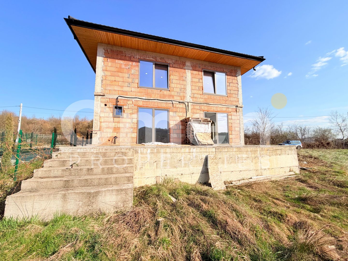 Casa de vanzare | Zona Drurelax | teren 19 ari - Poză 3