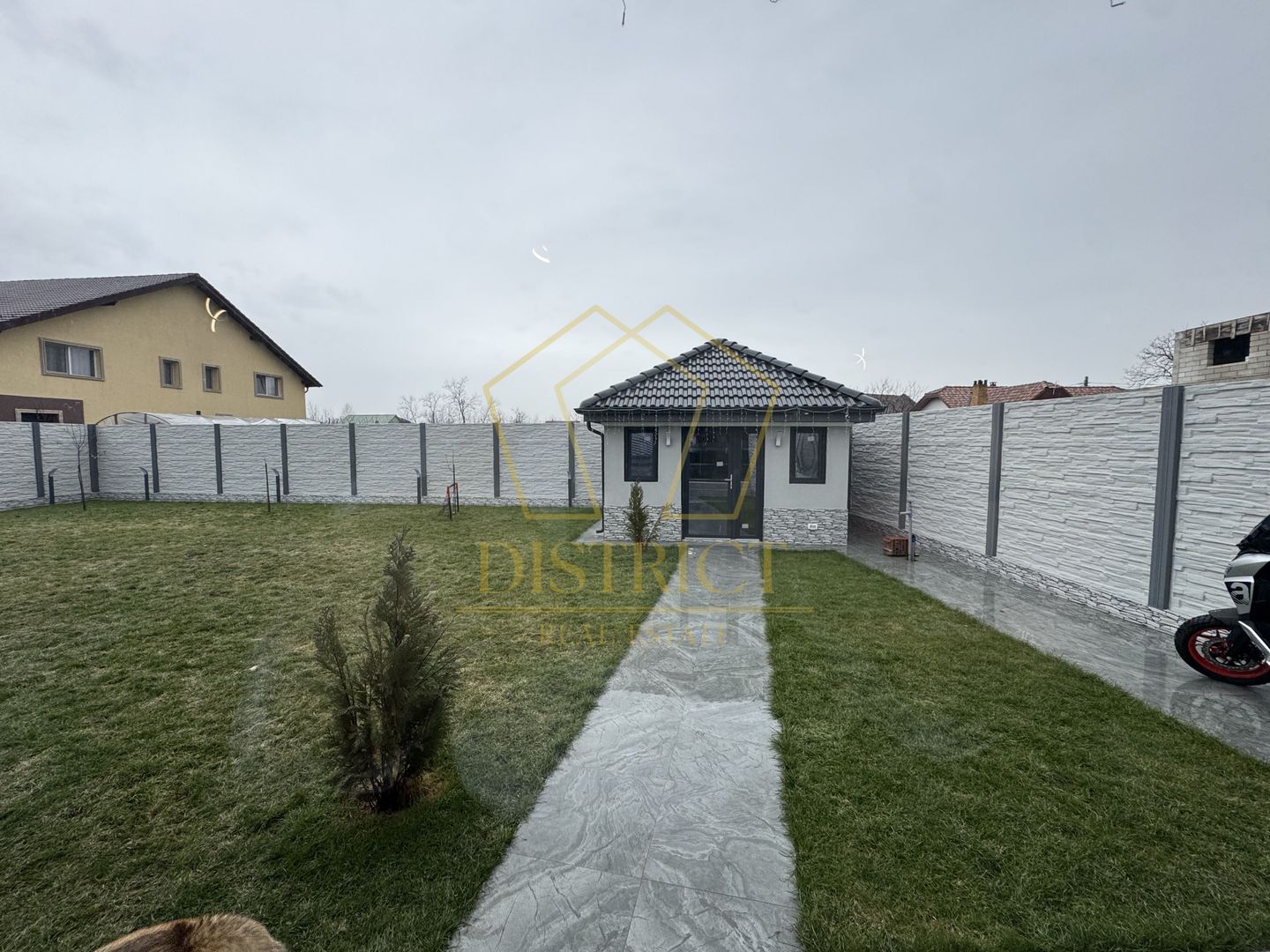 Casa superba pe parter, mobilata-utilata | Sanmihaiu Roman - Poză 23