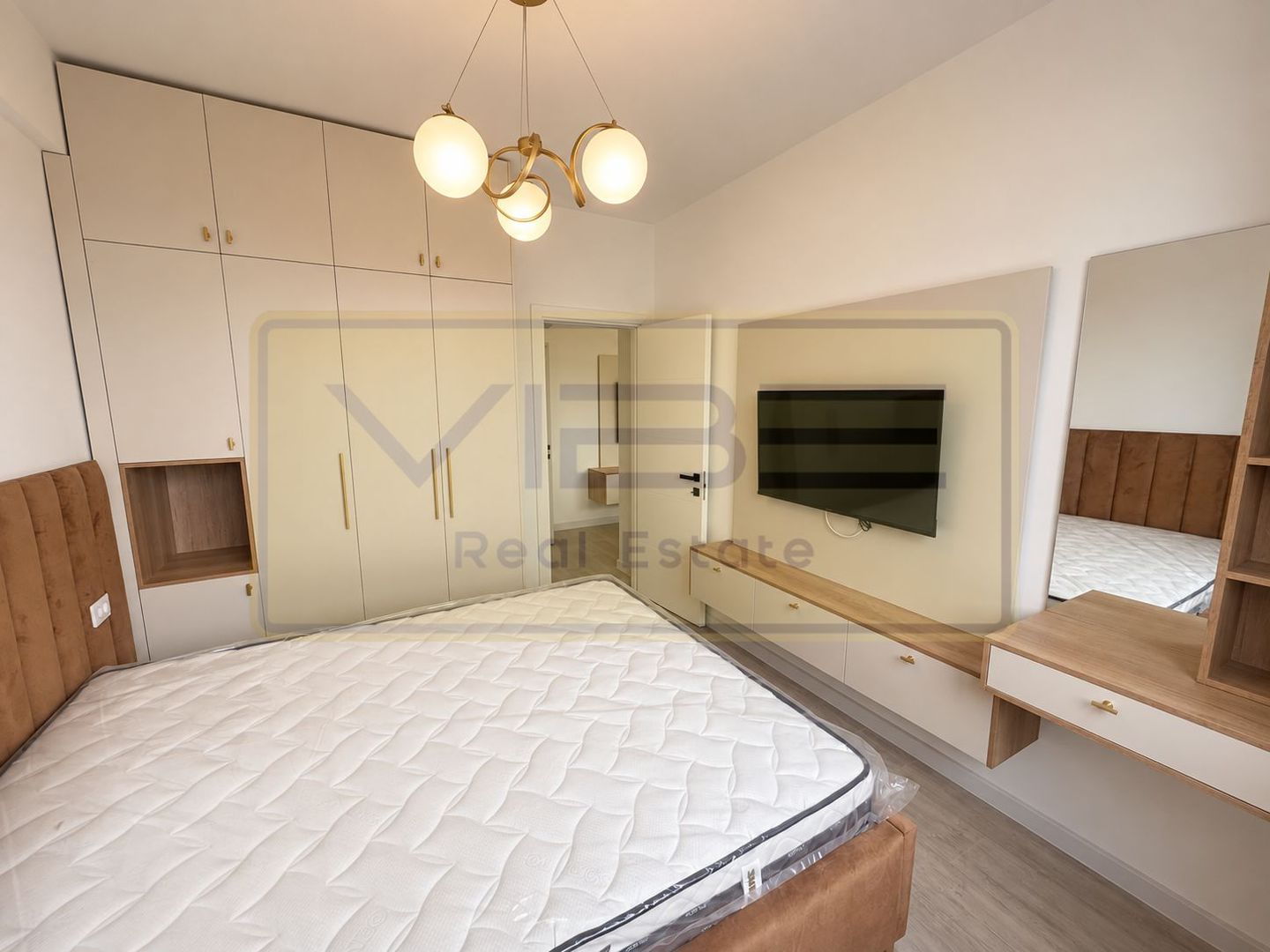 Lunca Cetatuii-Capat Cug/ Visoianu- Modern- Nou - Poză 12