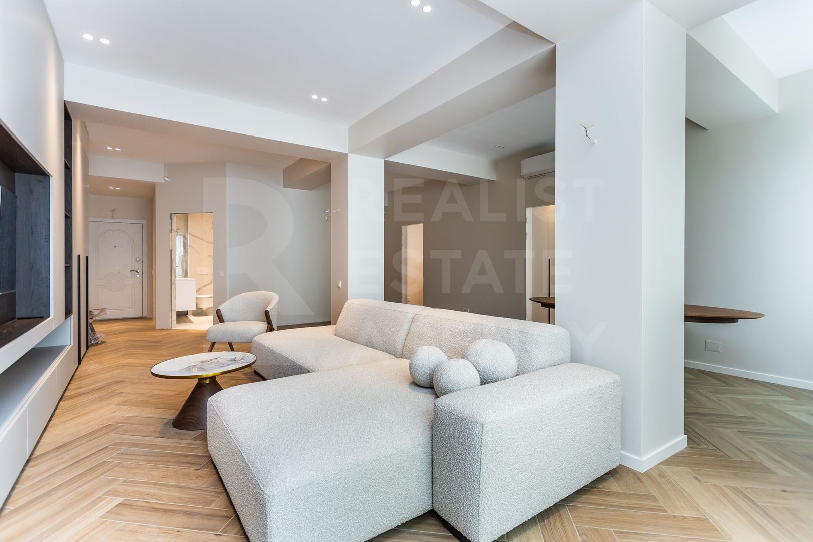 Apartament stilat în centrul diplomatic - Poză 1