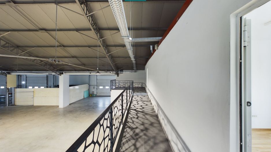 Hală cu birouri și platformă betonată de 2.500 mp - Poză 13