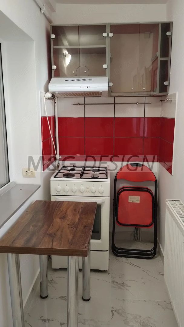 Garsoniera zona Lipovei la parter - Poză 4