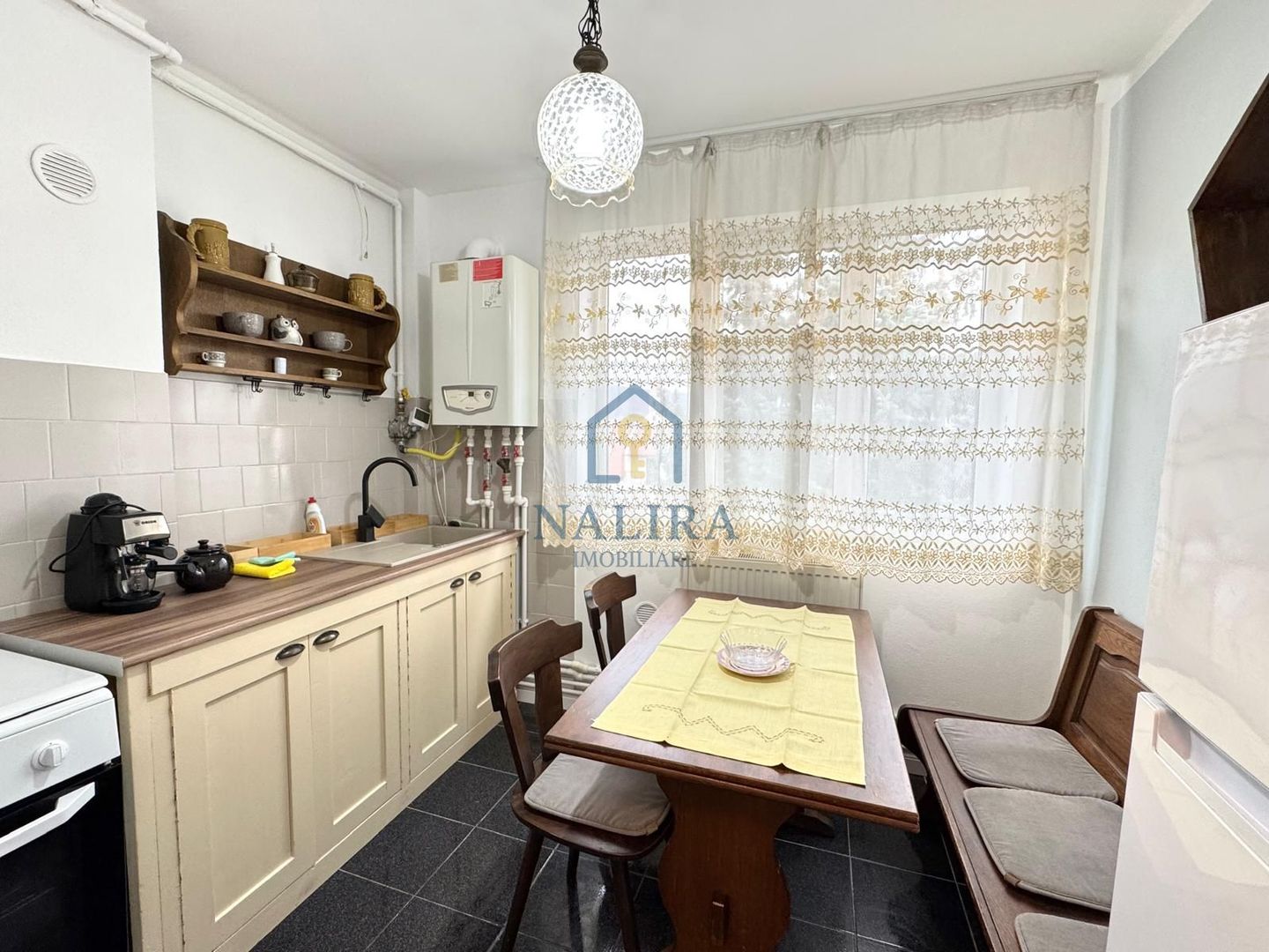 Chirie apartament ultracentral - 2 camere Gh. Sincai - Poză 5