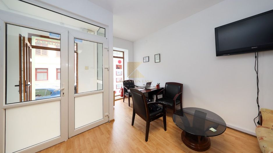 Locație rară în Brașov: ideal pentru regim hotelier sau business - Poză 2