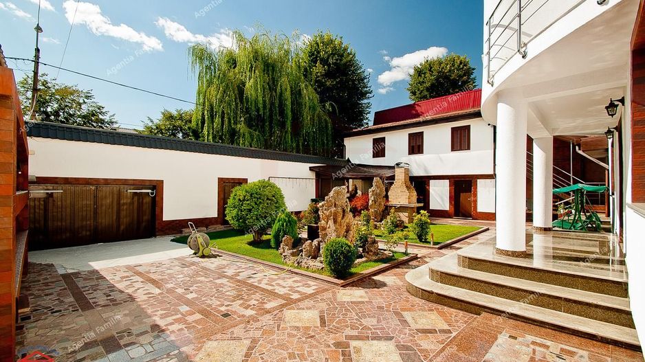Vanzare vila clasica amenajata in stil Baroc situata in Galati - Poză 8