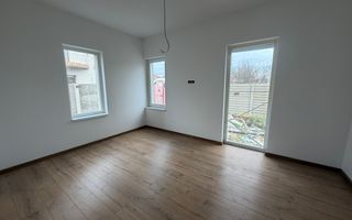 Finisat la cheie. Bucatarie inchisa. Acces asfaltat - Poză 7