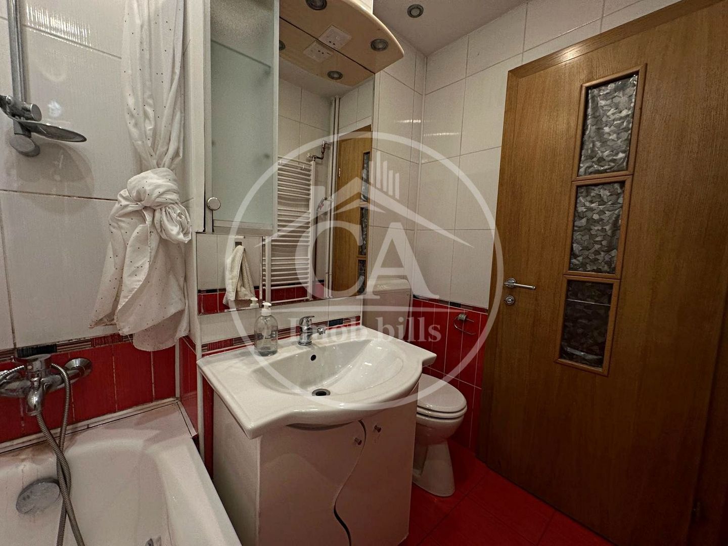 Apartament cu 3 camere de închiriat în zona Centrala, Oradea. - Poză 10