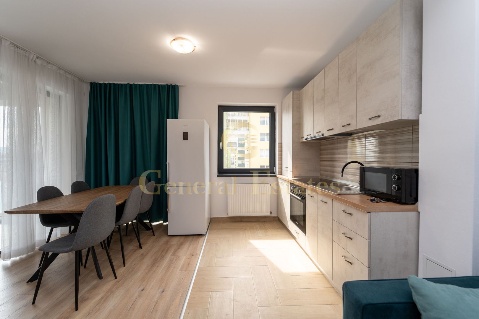 Apartament de închiriat cu 2 camere în Tractorul, Brașov - Poză 3