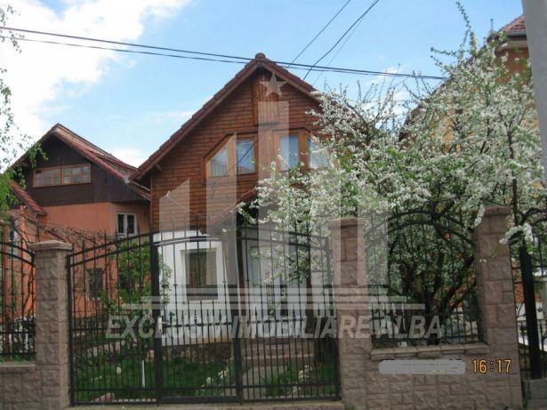 Casa cu 4 camere, Cetate - Poză 1