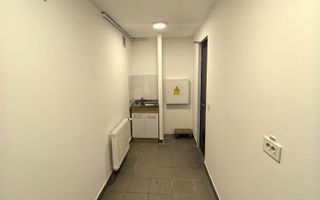Spațiu comercial renovat, vitrină 10 m, bulevard principal, parter - Poză 7