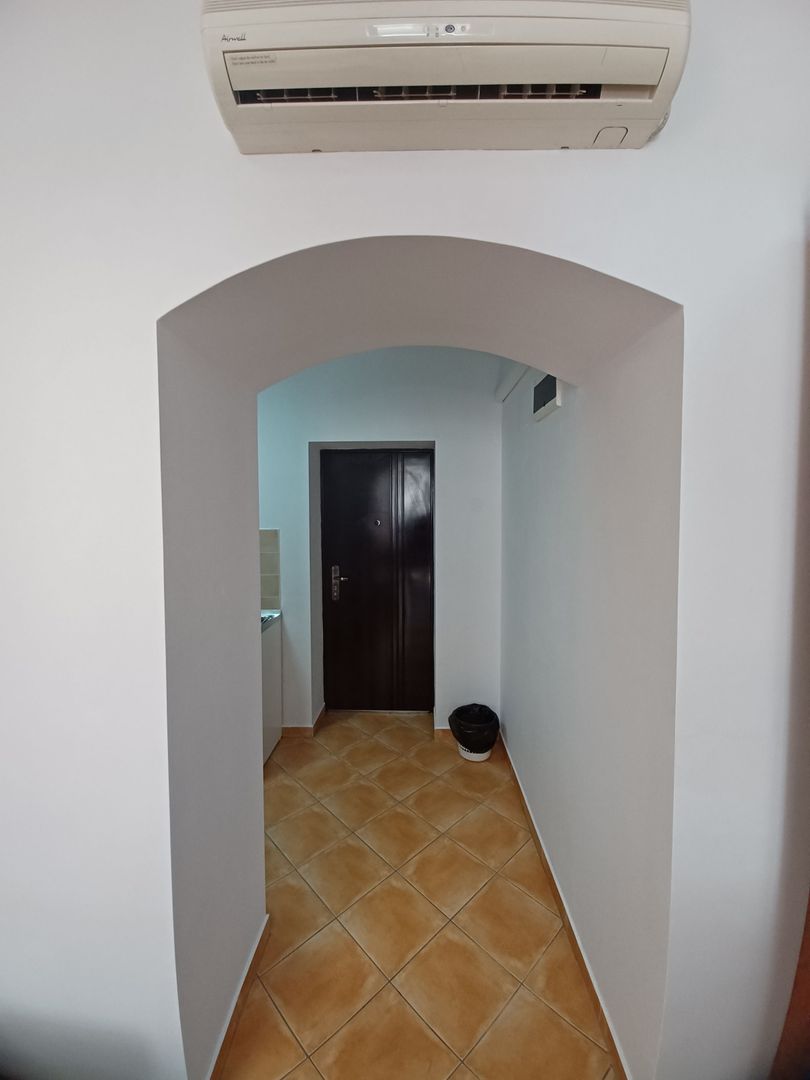 Birou, central, Ady Endre Oradea, 40 mp. 399 E/lună. Comision 0 - Poză 8