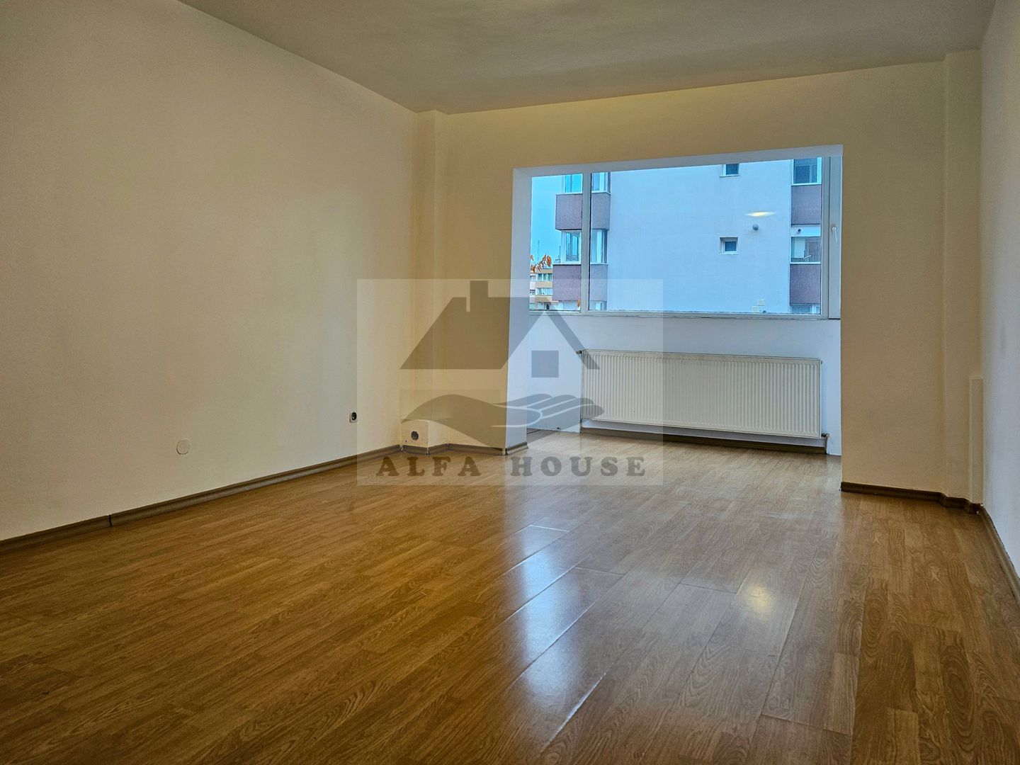 Apartament cu doua camere, zona Racadau 57 mp - vedere spre Tampa - Poză 4