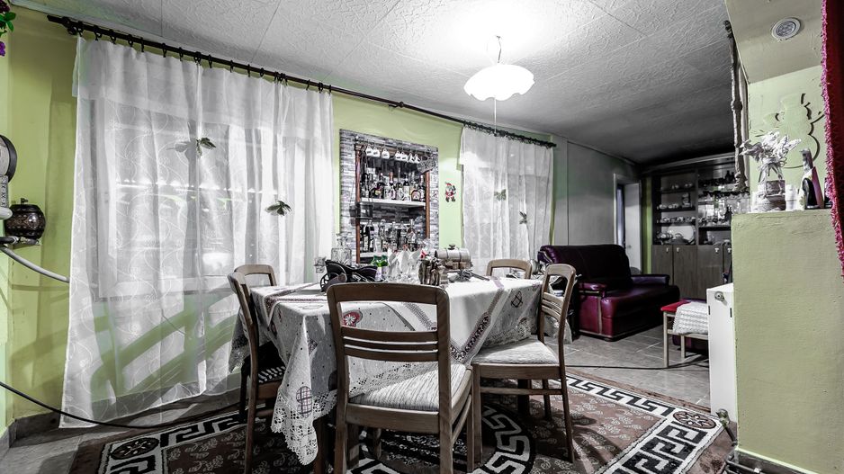 Casă din cărămidă 4 camere - Bujac - Poză 3