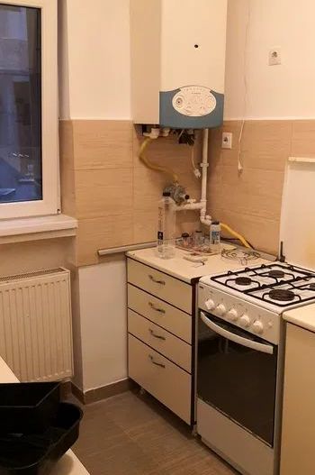 Apartament 3 camere Universitate, mobilat complet, etaj 3 - Poză 1