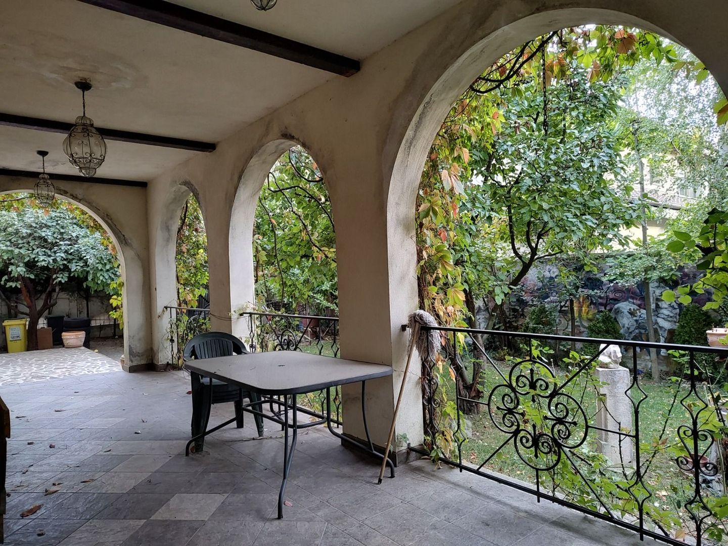 Vila mediteraneană cu farmec neo-românesc, în liniștea eleganta din Iancu Nicola - Poză 5