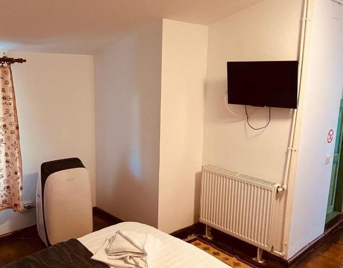 AFACERE PENSIUNE CU 8 CAMERE DE ÎNCHIRIAT - ZONA BĂNEASA - Poză 4