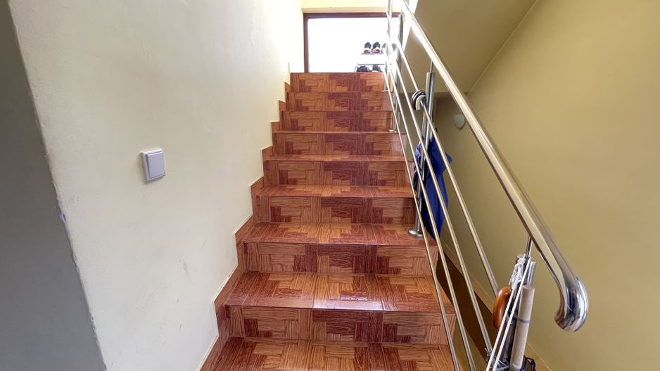 Casa spațioasă  P+1E,526 mp teren-strada liniștită. - Poză 13