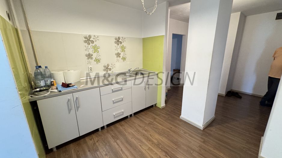 Apartament 3 camere zona Andrei Saguna etaj 2 - Poză 2