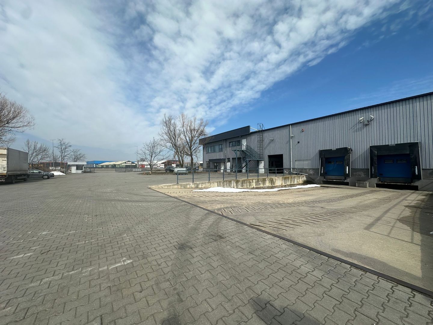 Proprietate logistică cu hală și platformă betonată – zona Șos. Odăii București - Poză 2