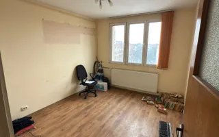 Apartament incapator, patru camere, Resita-Berceni, 120.000€ negociabil - Poză 14