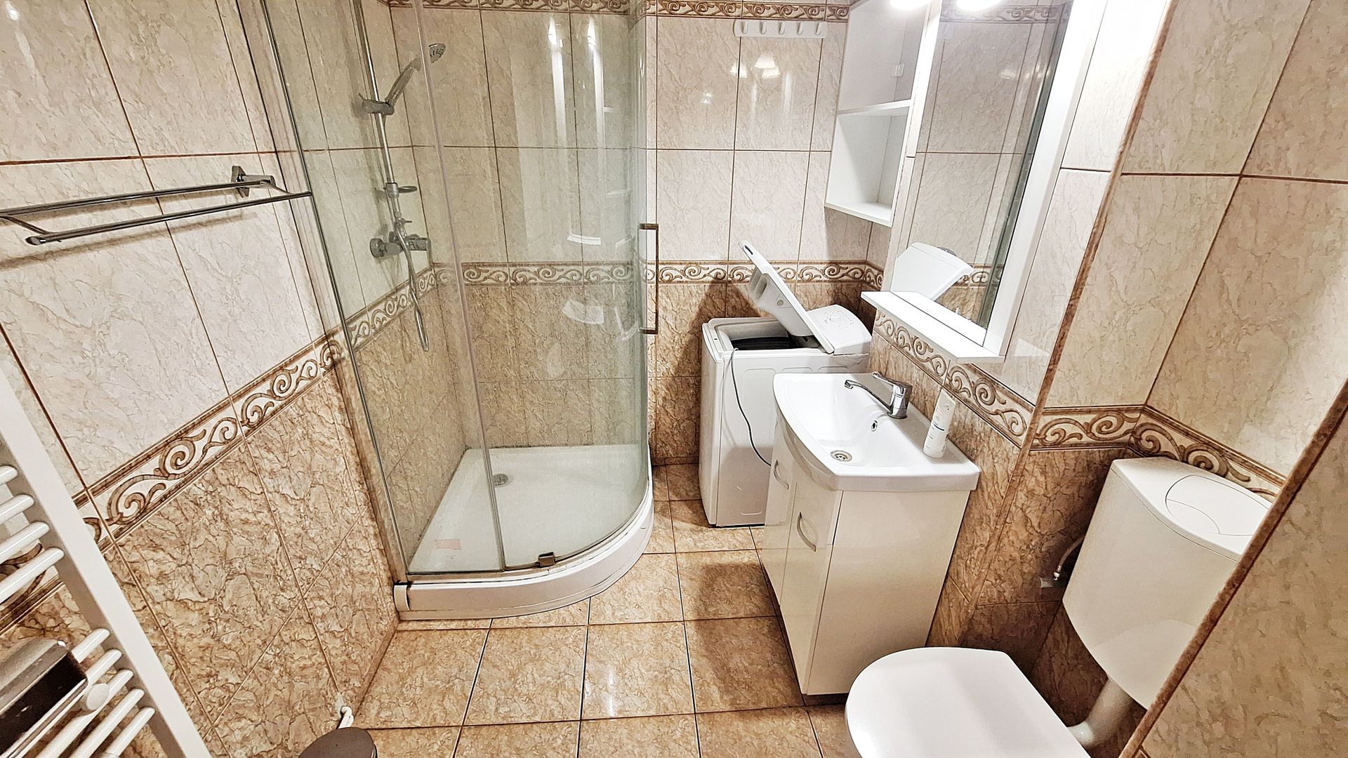 Centrul Civic, aproape de AFI, 3 camere recent renovate/mobilate, 165000 euro - Poză 17