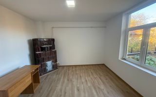 2 corpuri de Casă renovate + teren 125 mp Campina - Poză 11