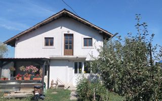 Casă mansardată în sat Osoi, Comuna Comarna, acces direct la drum județean - Poză 1