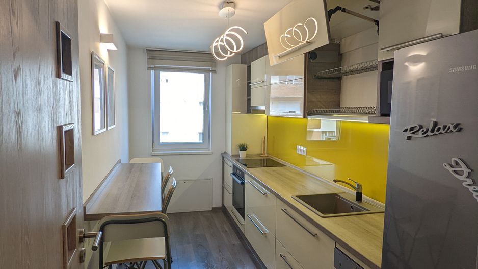 Langa Mall Coresi, in complexul Urban, 2 camere mobilate, 550 euro/luna - Poză 11