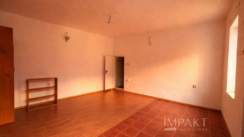 Spatiu de inchiriat 30 mp, parcare, zona semicentrala - Poză 2