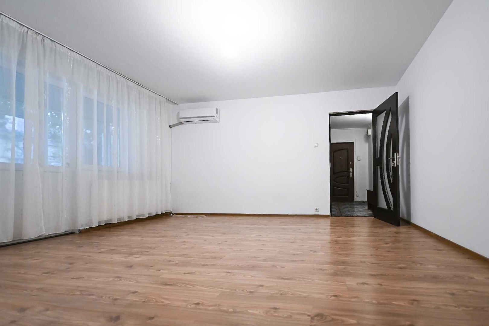 Apartament 2 camere 54 mp – Rovine, parter Centrală proprie - Poză 2