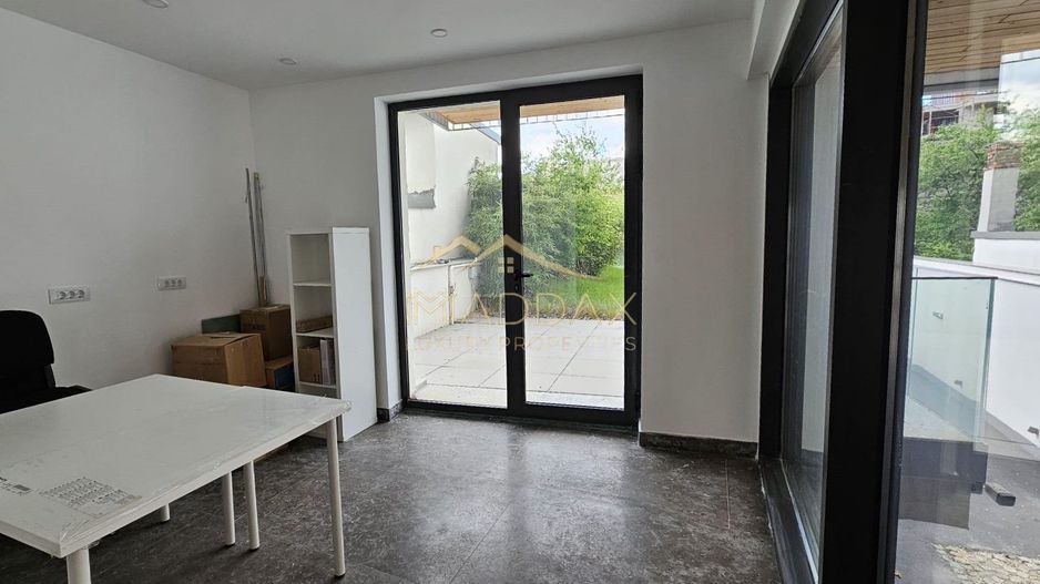 Spatiu comercial cu terasa***20mp***Dacia*** - Poză 2