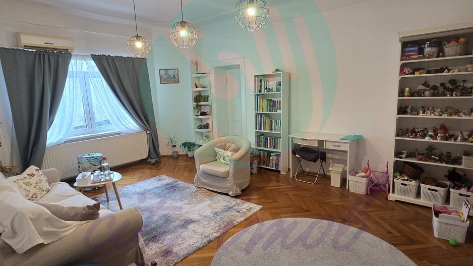 Spatiu, lumina si eleganta intr-un apartment interbelic - Poză 6