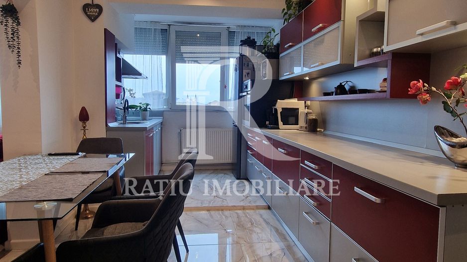 Apartament cu 3 camere | Ascensor | Rogerius | Oradea - Poză 4