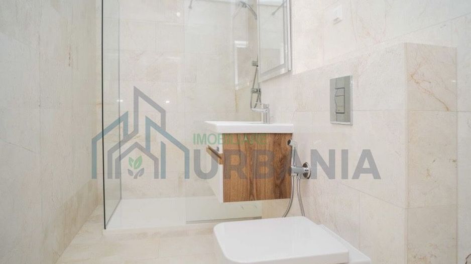 Apartament cu 2 camere în Royal Town, Iași – ideal pentru birouri, cabinete sau spații comerciale - Poză 3