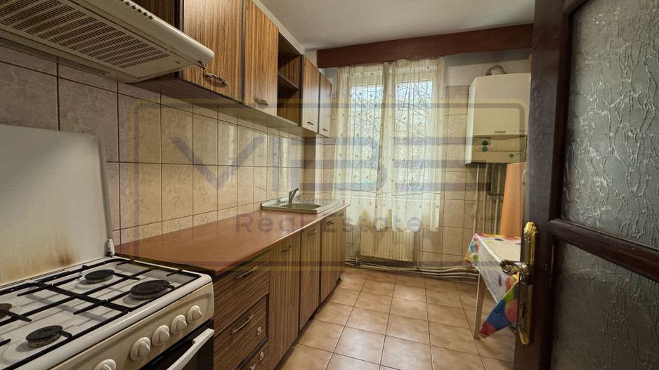 Apartament 2 camere decomandate si living Podu Ros - Poză 10