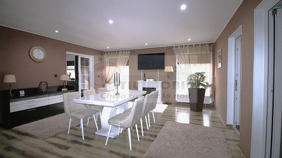 MIROSLAVA CASA EXCLUSIVISTA LA CHEIE LUX STIL MEDITERANEAN MOBILATA - Poză 5