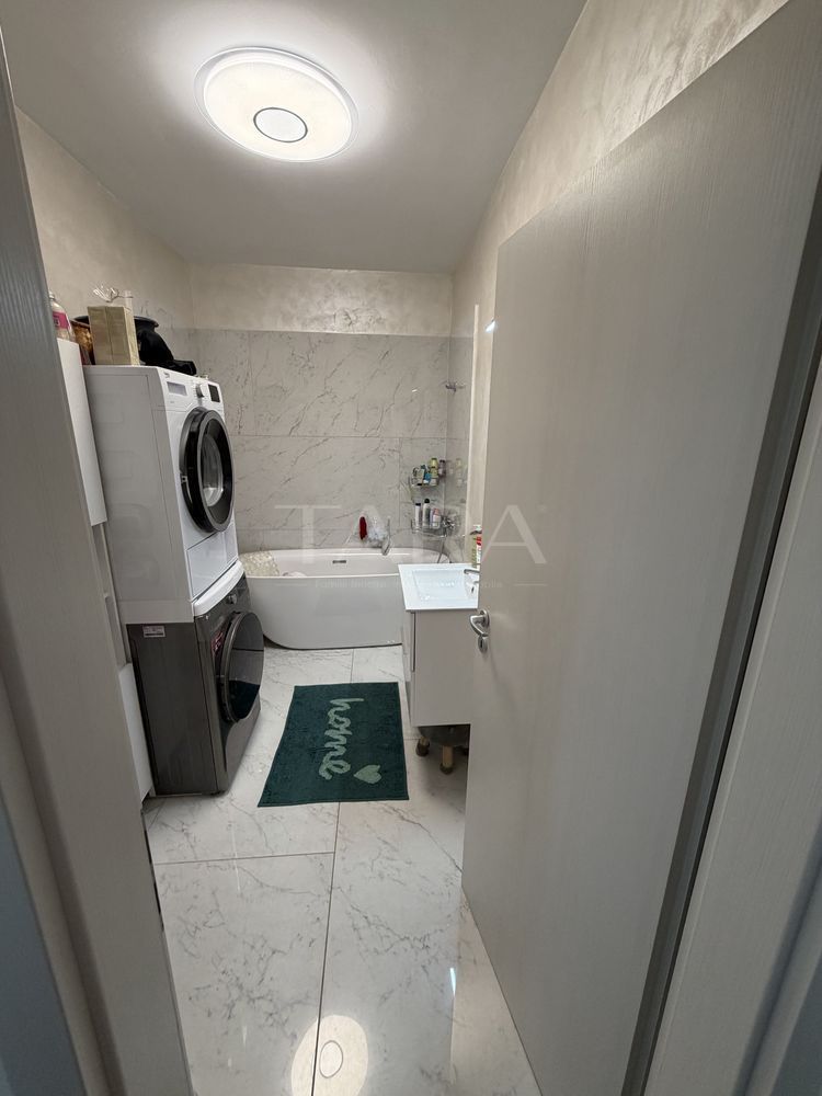 Apartament decomandat cu 3 camere, 2 terase de 10 mp, parcare și boxă. - Poză 8