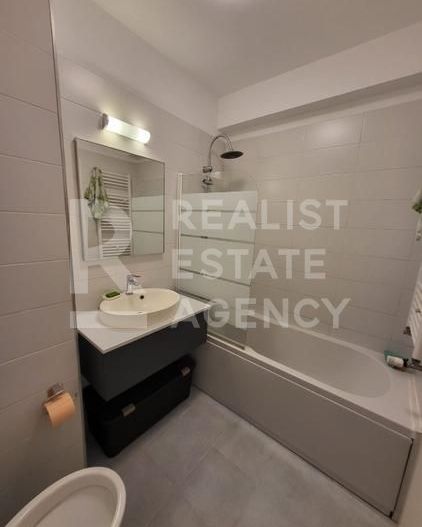 Studio semidecomandat cu zonă de dormit separată + parcare subterană - Poză 9