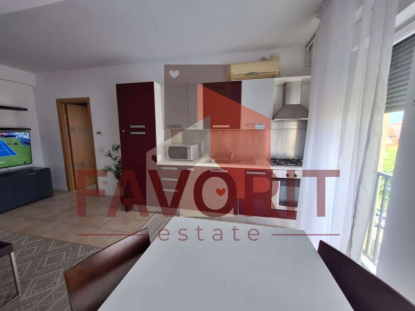 Bloc nou. Etaj intermediar. Pozitie excelenta - Poză 2