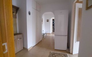 Apartament 3 camere de vânzare – Micro 21 | Etaj 2/4 | Centrală Ariston | Izolat - Poză 1