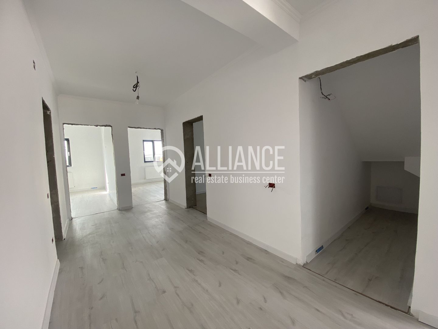 Valu lui Traian (COD 07) Casă P+M cu 5 camere, teren de 517 mp - Poză 21