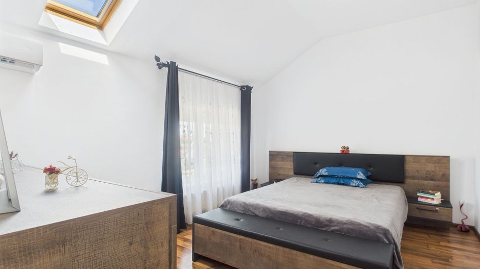 Apartament deosebit cu 3 camere , zona Fratelia - Poză 10